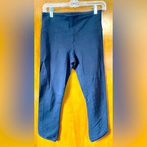 Athleta black small cropped leggings